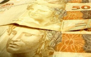 qual-a-media-salarial-do-brasileiro-1-300x188 Home