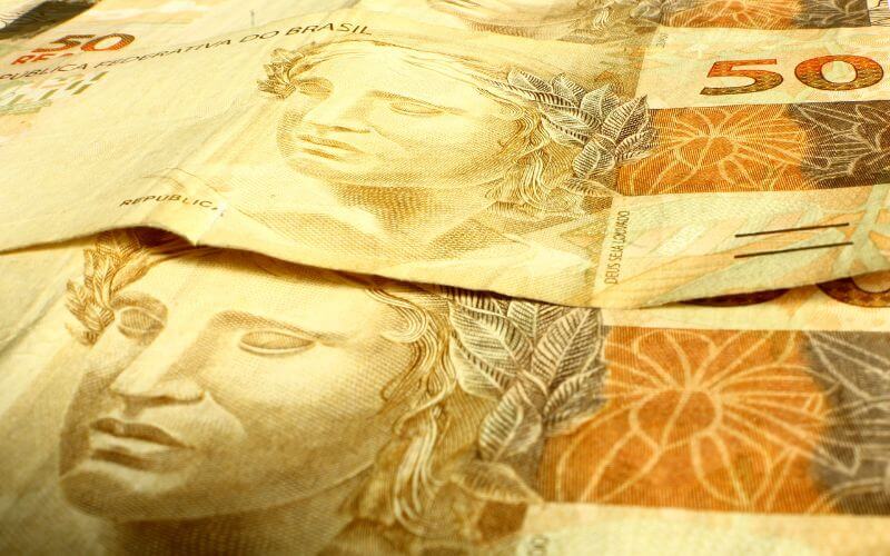 qual a média salarial do brasileiro